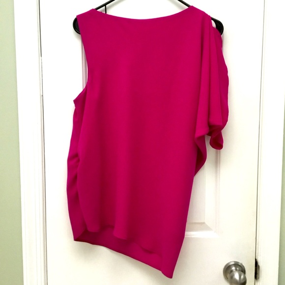 NWT Trina Turk Sunset Asymmetrical Top in Warm Magenta - small - Picture 6 of 10